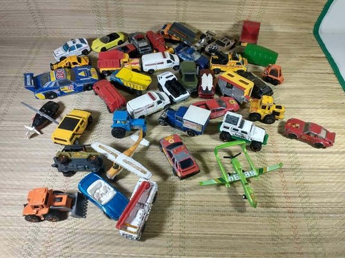 Die cast vehicles matchbox - cast,