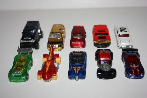 Diecast vehicles hummers - 10,