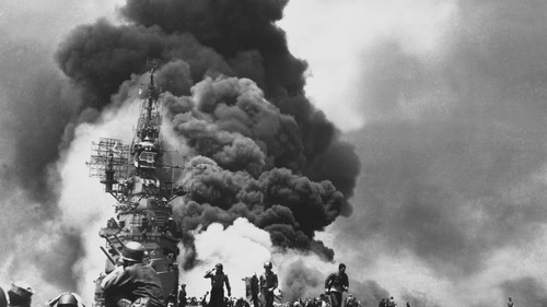 Monochrome world war - monochrome,